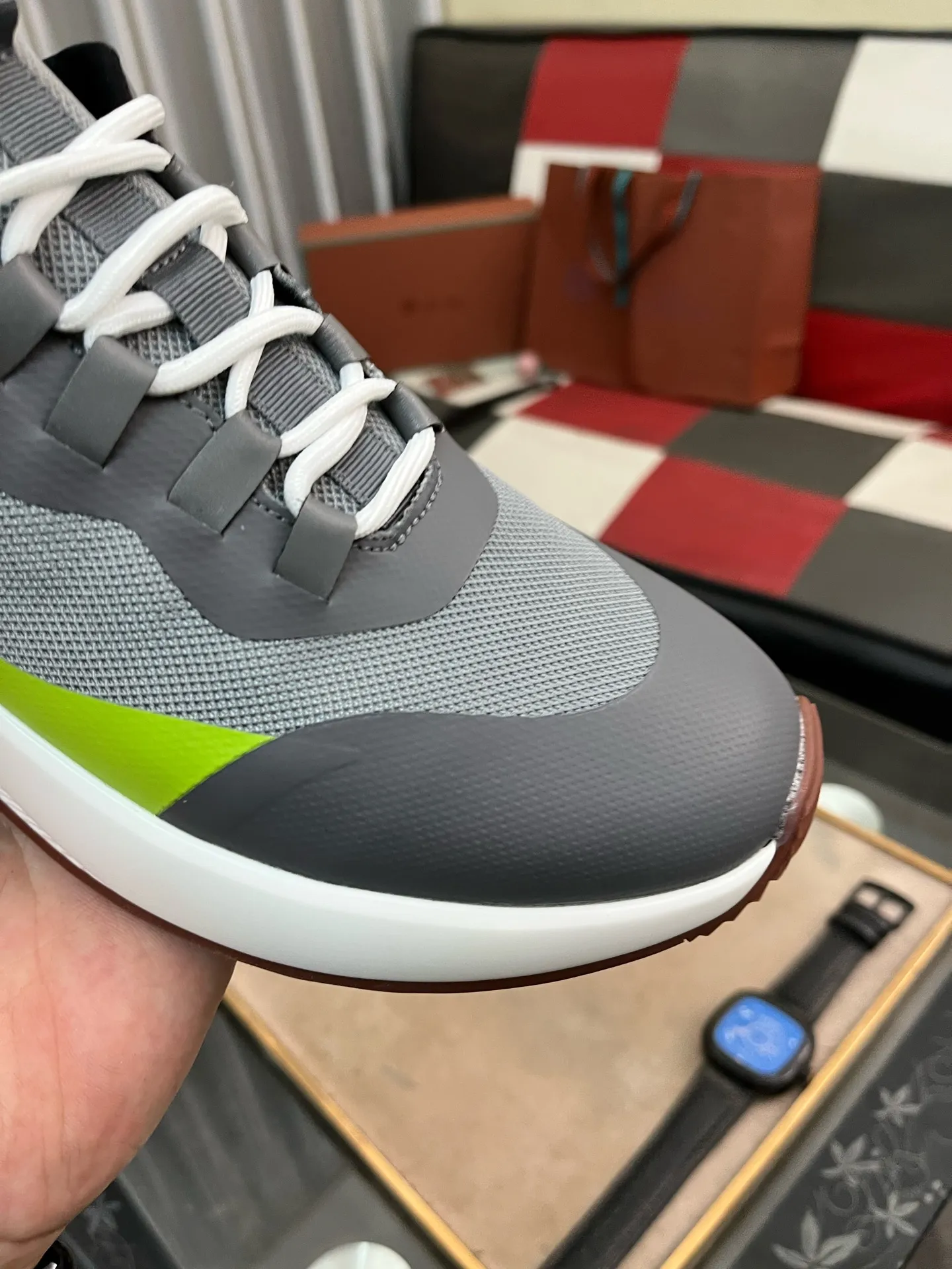 Men's men's shoes💰560⌚️⌚️LoroPiana/Noyo Piana WeekendWalk men's new thick-soled sports shoes, LP lace-up casual shoes that are as comfortable as clouds! The upper is made of cowhide leather, highlighting the sporty style. The lightweight sole adds a touch of modernity to the shoe. Counter original box packaging with dust bag!  Size: 38-449️⃣Colors available